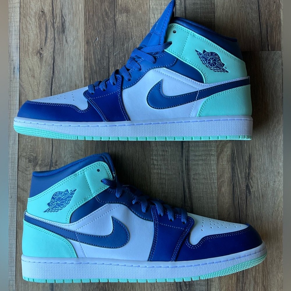 2021 AirJordan 1 Mid Blue Green Mint Sneakers 554724-413
